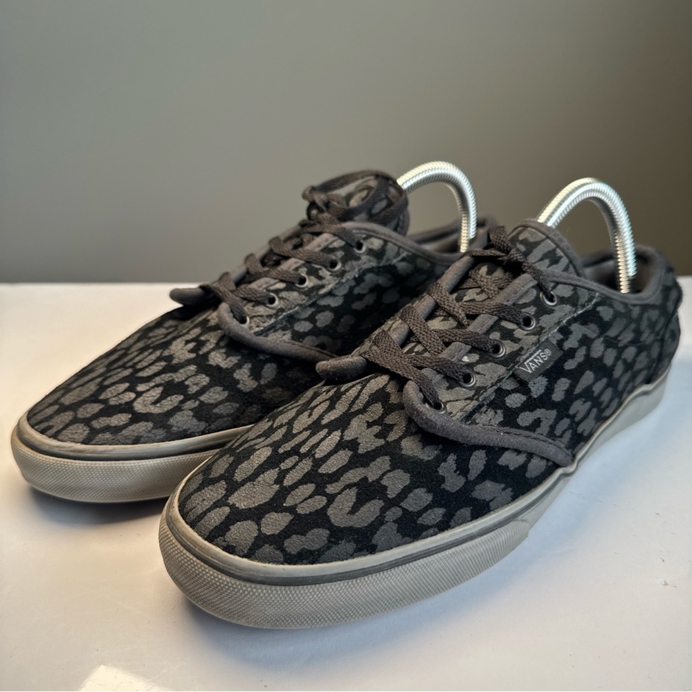 Vans Suede Leather Skateboard Sneakers Shoes Womens 9 Low Top Black Animal Print